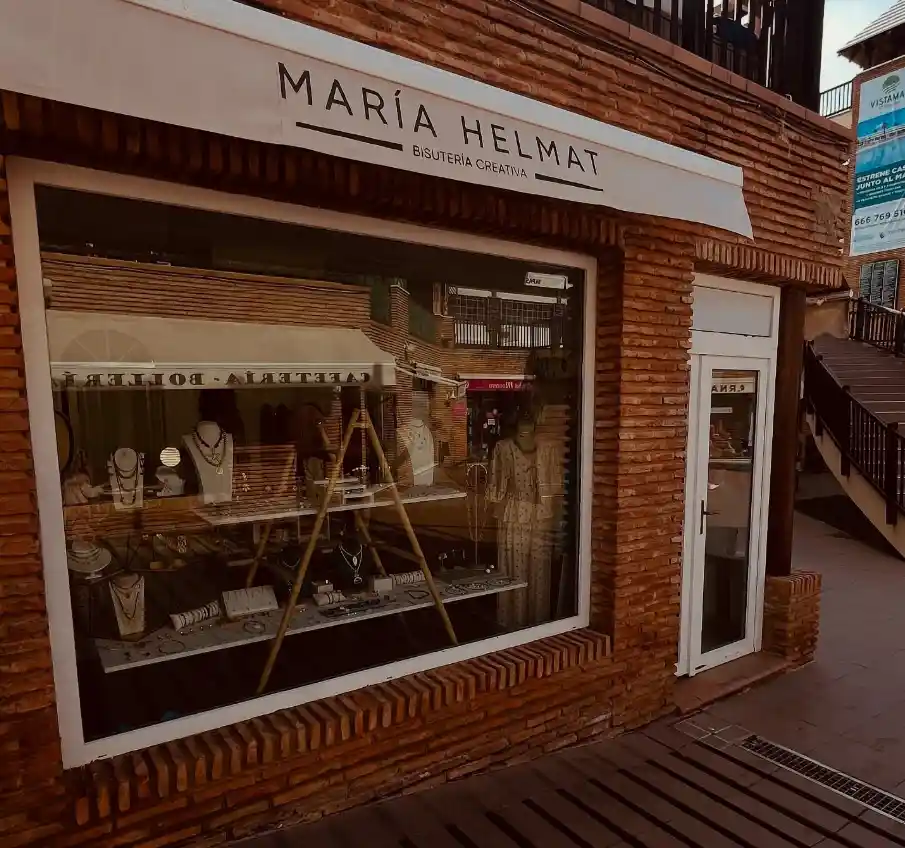 María Helmat Bisutería Creativa Islantilla